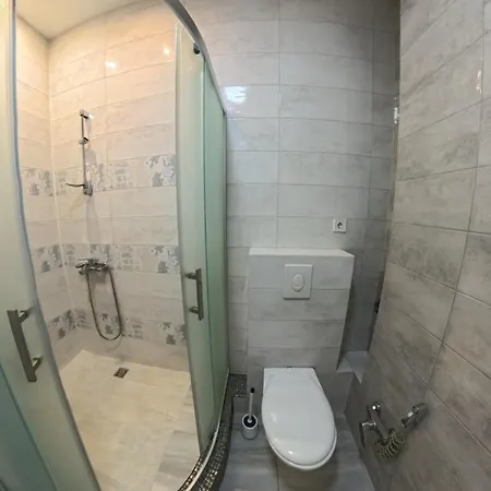 біля моря, французький б-р, відрада, інститут філатова, центр Apartment